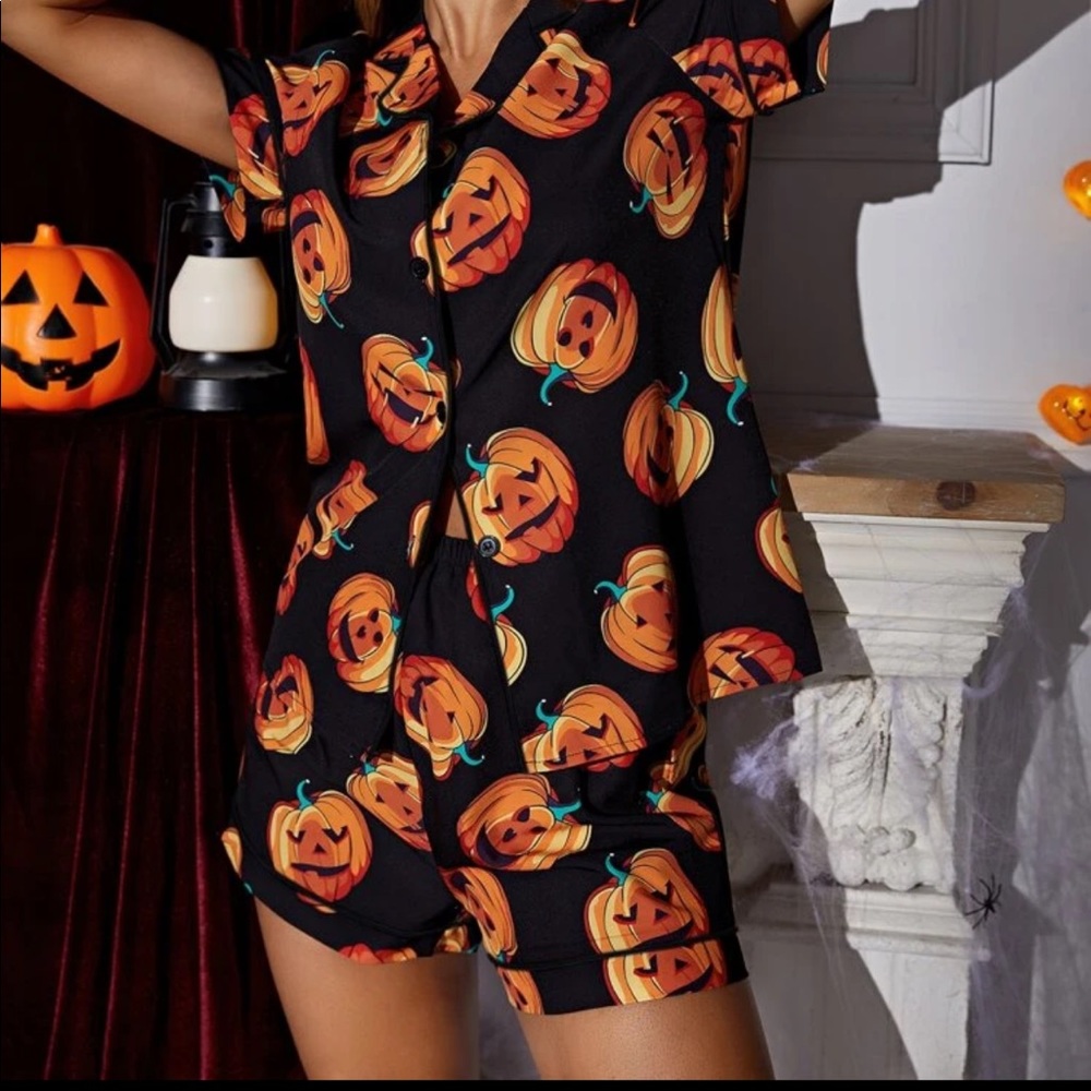 4XL shein Halloween Allover Pumpkin Print Top & Shorts PJ Set